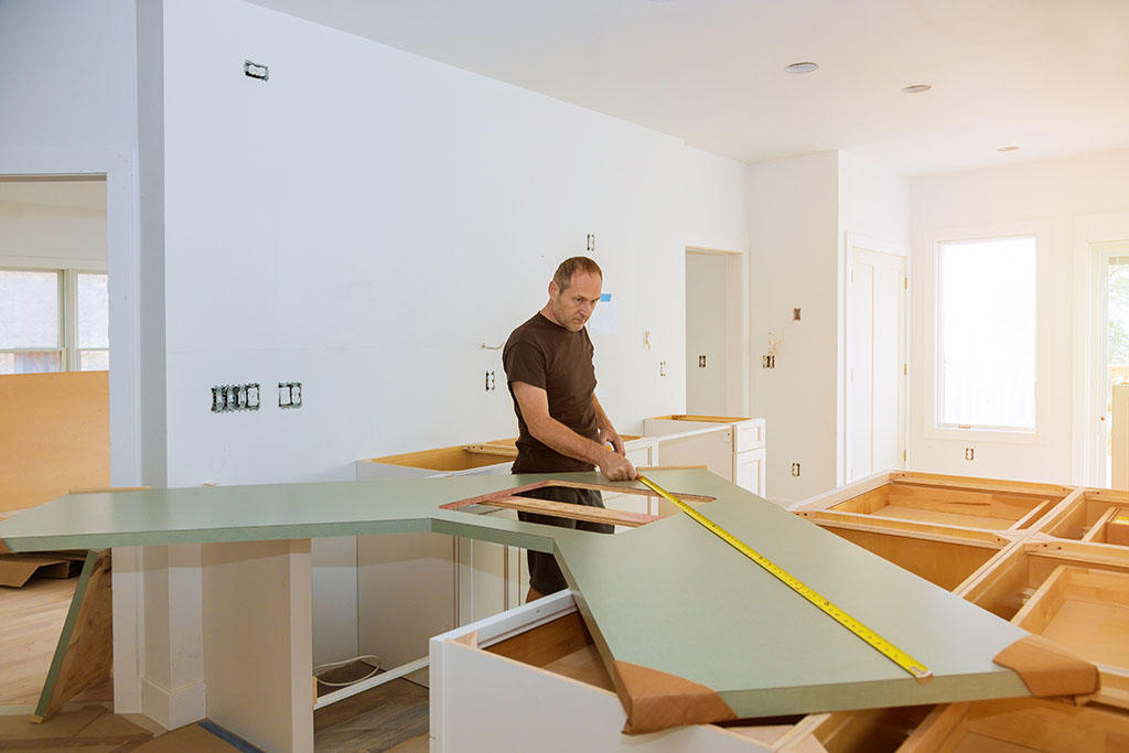 Installing laminate kitchen counter top